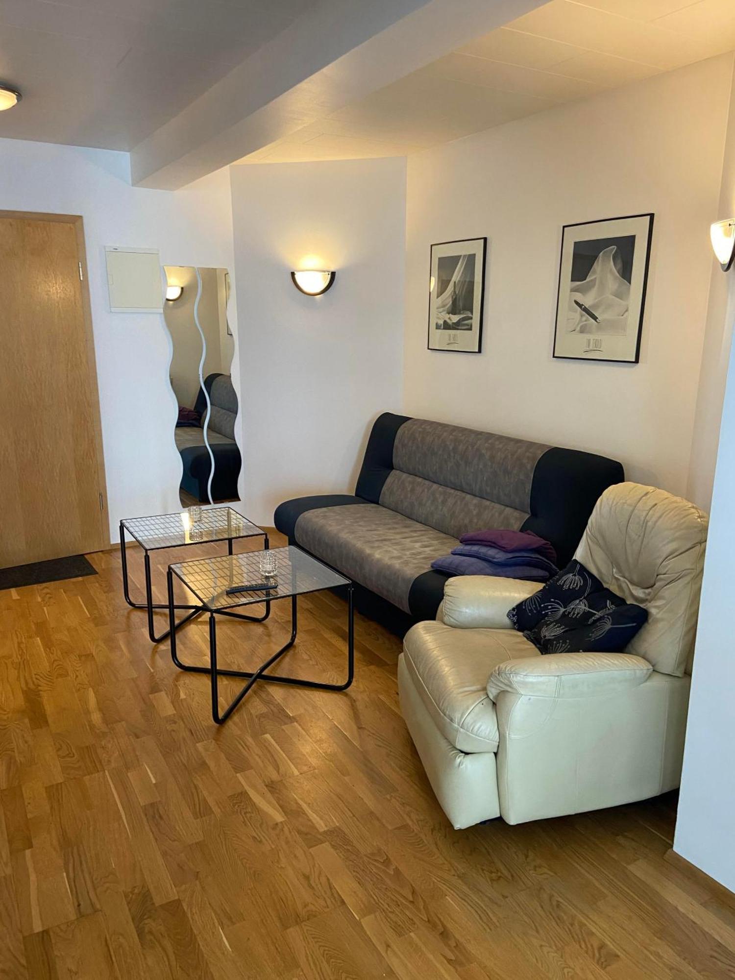 Akureyri Backpackers Hostel Exterior photo