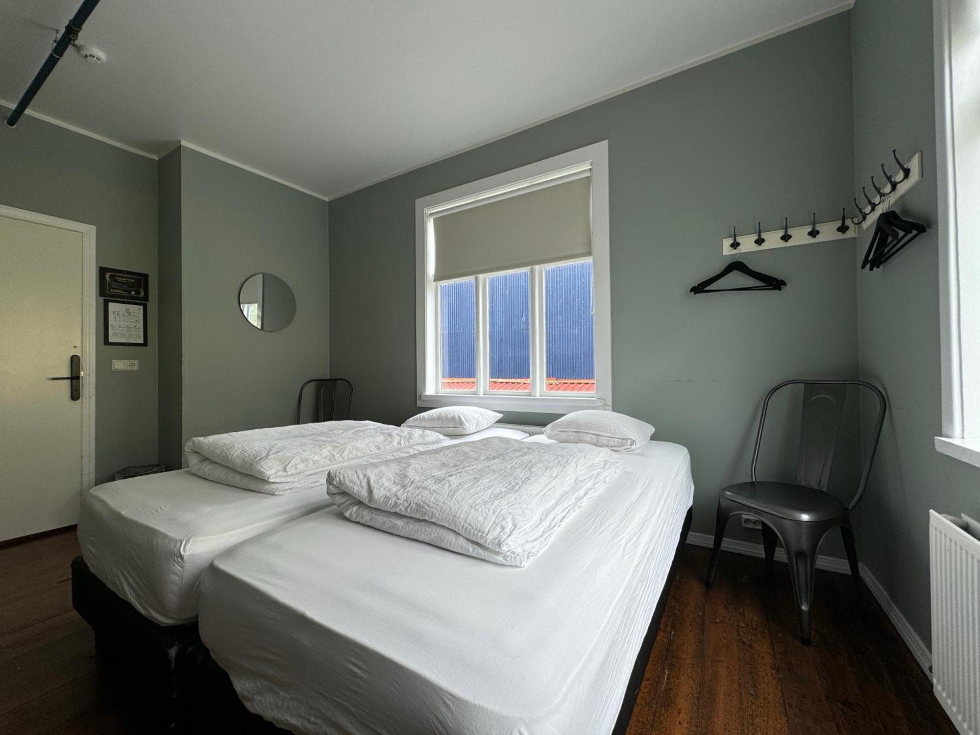 Akureyri Backpackers Hostel Exterior photo