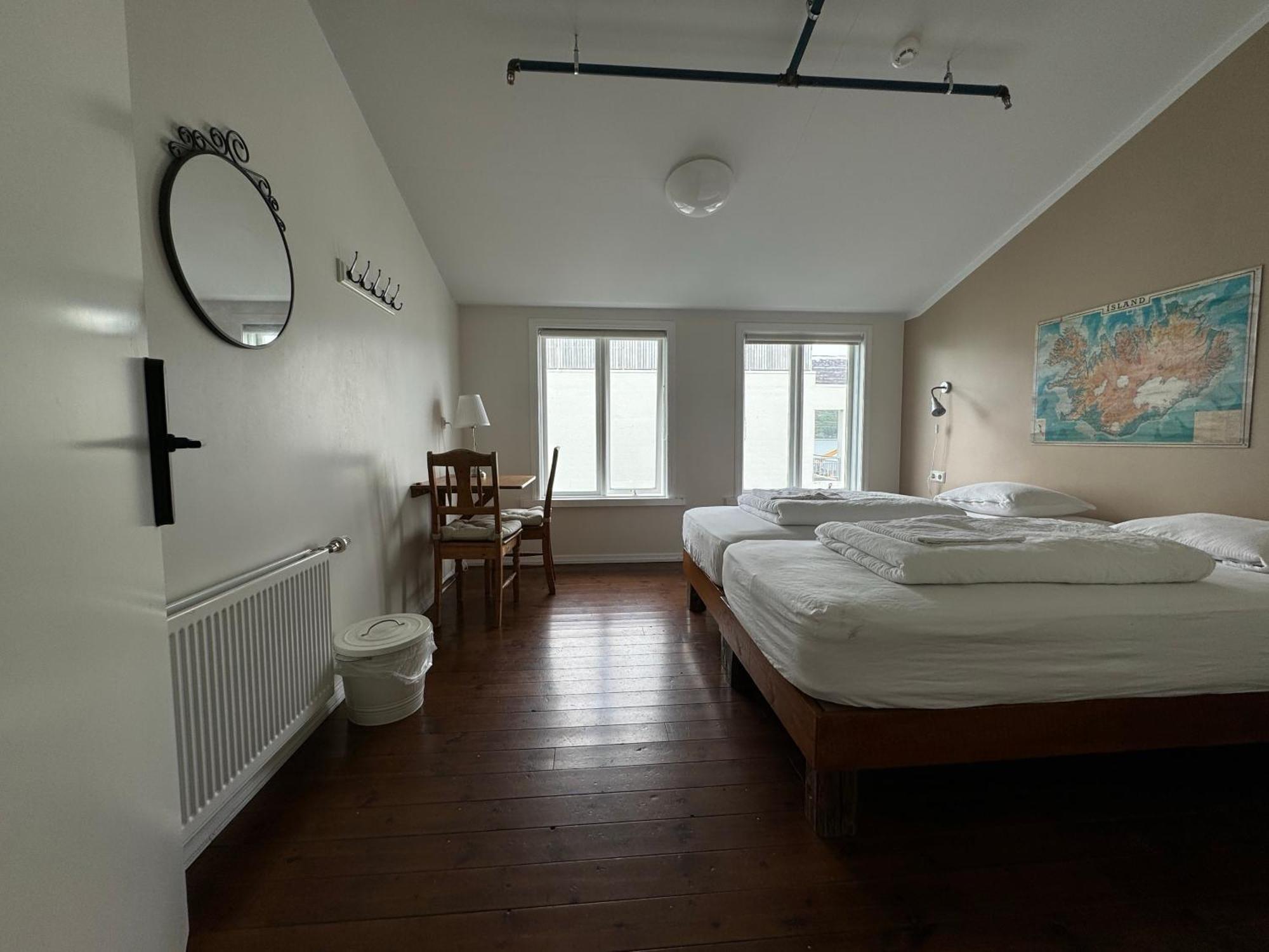 Akureyri Backpackers Hostel Exterior photo